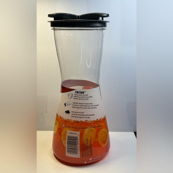 Rubbermaid Carafe Tritan 2 Quart - Picture 4 of 5